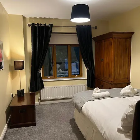 2Br Apartment Bt9 With Balcony Belfast Exterior photo