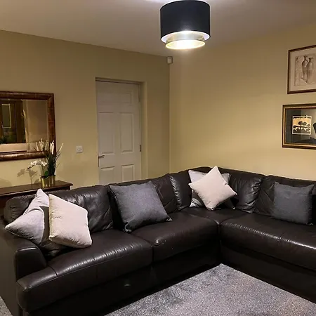 2Br Apartment Bt9 With Balcony Belfast Exterior photo
