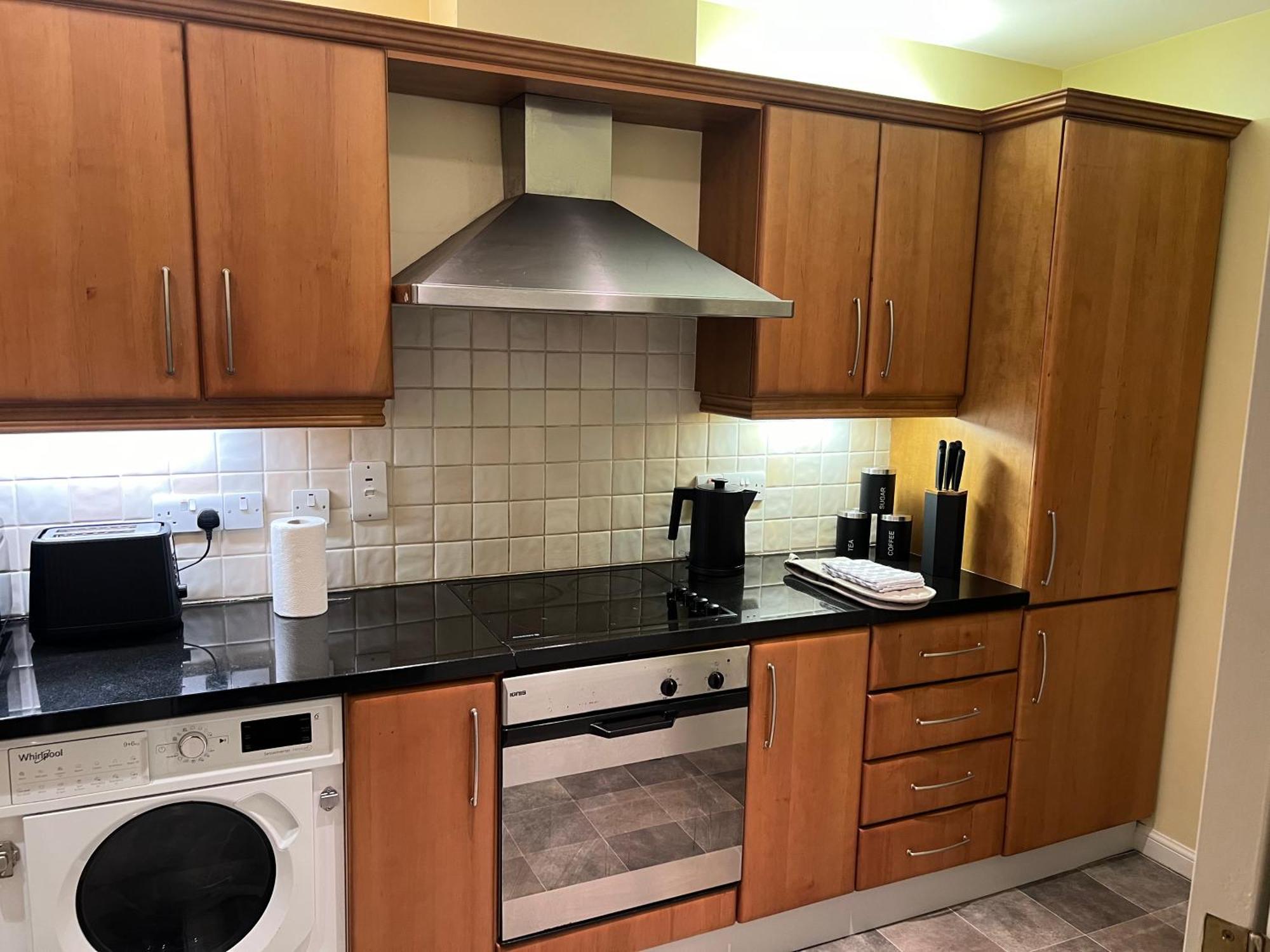 2br Bt9 With Balcony * Belfast