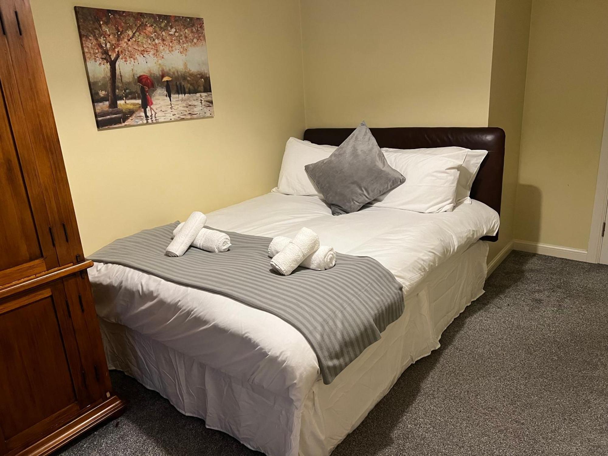 2br Bt9 With Balcony Apartment Belfast