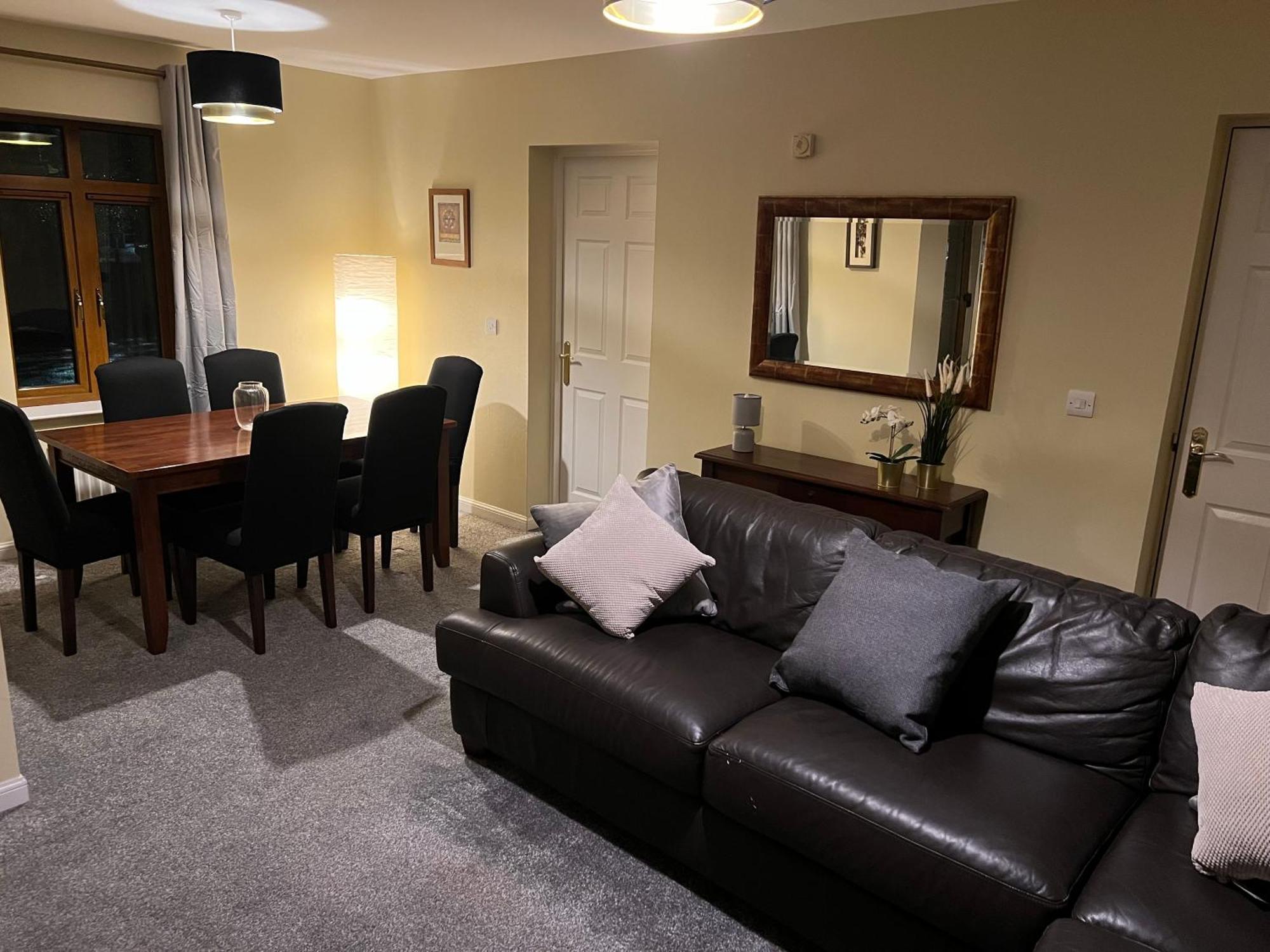 Apartment 2br Bt9 With Balcony Belfast