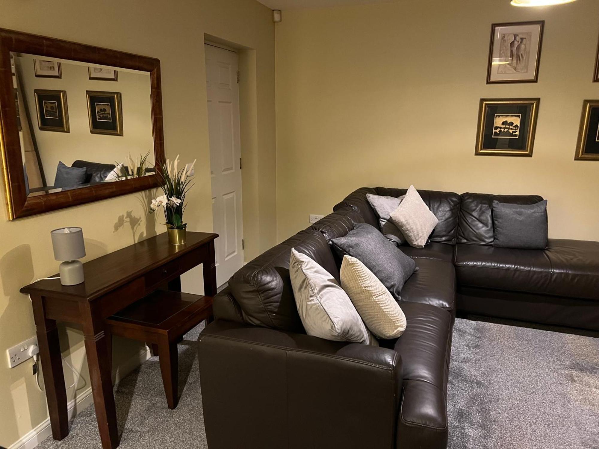 Apartment 2br Bt9 With Balcony